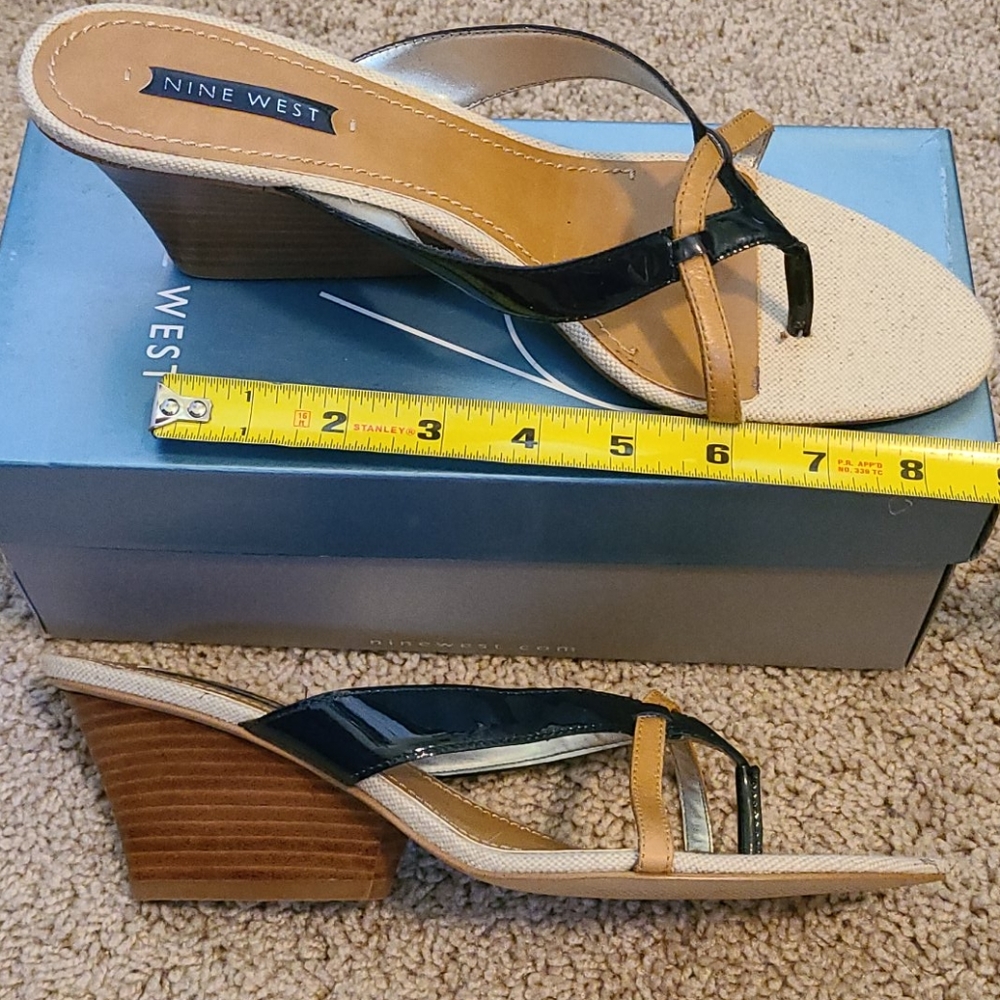 NINE WEST size 10 NWRina sandal Navy and Tan, new